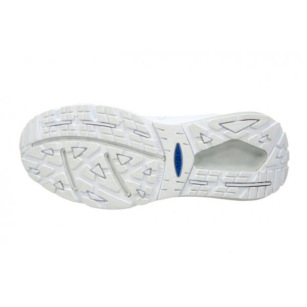 Simba W White Trainer